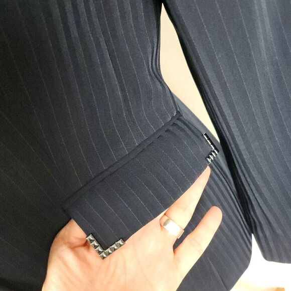 Tahari Navy Blue Pin Striped Blazer With Stud Trim Navy Blue Womens Size 8P - Picture 2 of 6